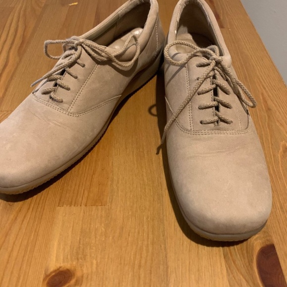 Walking Cradles Causal Walking Shoes, 7.5 - Picture 2 of 8